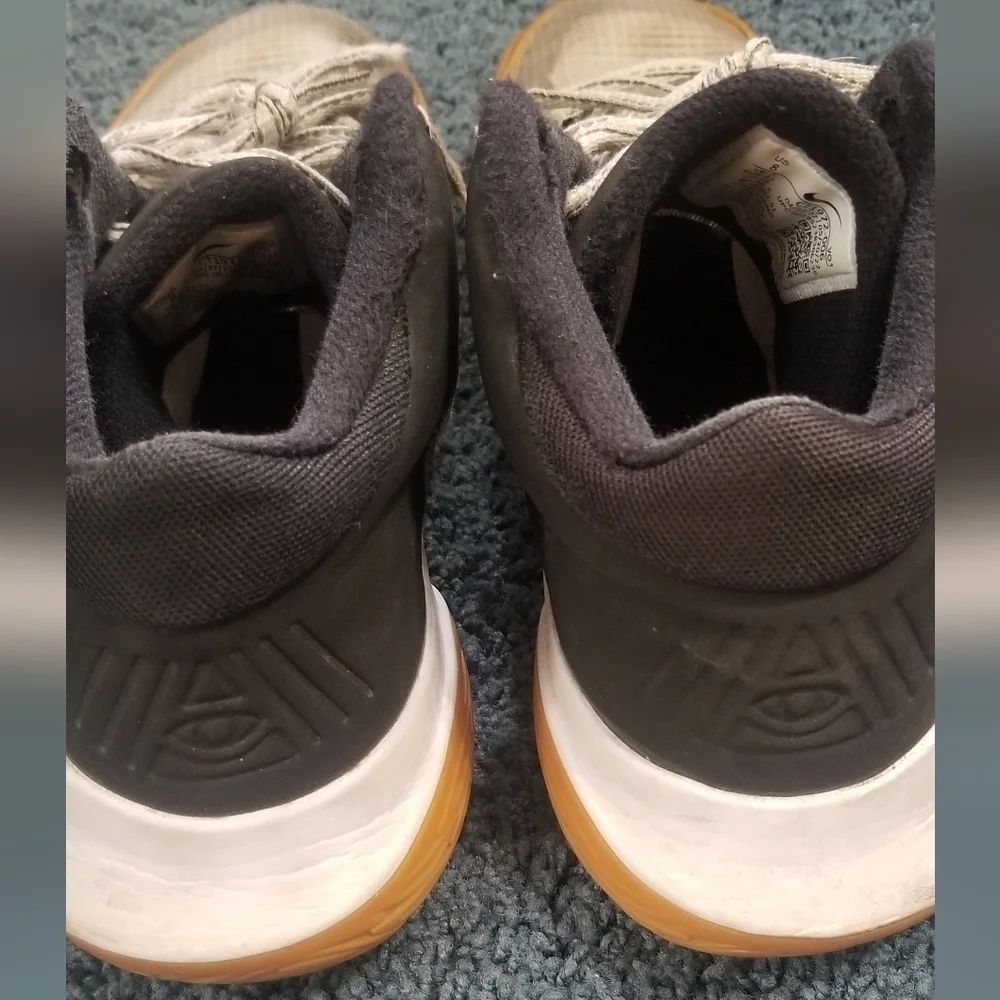 Nike Kyrie Flytrap 4EP Basketball Sneakers. CT1972-006. Released 2022. Size 8. - Picture 11 of 11